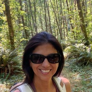 Meet your Posher, Monique